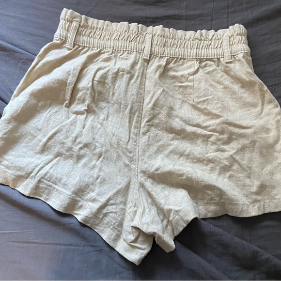 Linen Shorts - Picture 2 of 3